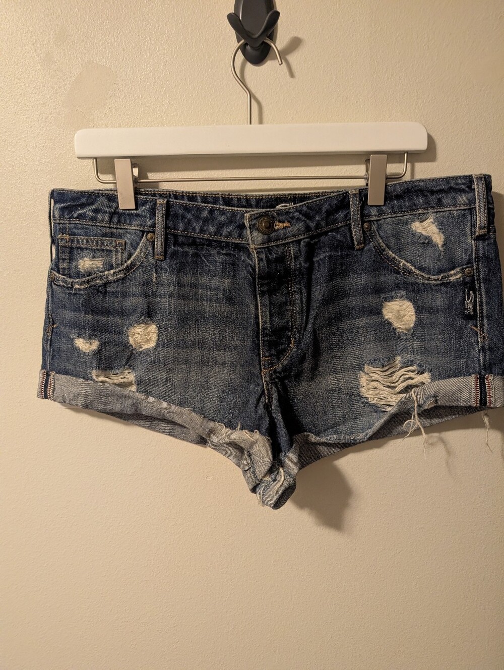 Silver Breccan Mid Rise Distressed Rolled Hem Denim Jean Short NEW Size 30